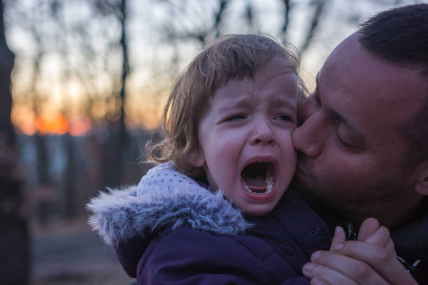 CÓMO AYUDAR A LOS NIÑOS QUE LLORAN AL SUBIR AL AUTOBÚS ESCOLAR: RECOMENDACIONES PARA PADRES